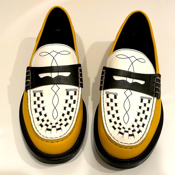 RARE Burberry Loafer Flats - Picture 1 of 10